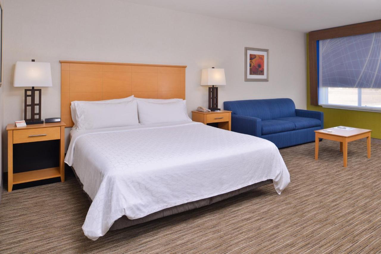 Holiday Inn Express Stockton Southeast By Ihg Exterior foto